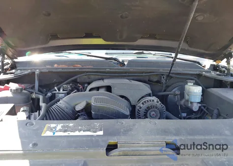 2010 GMC Yukon Denali z USA, uszkodzony, nr VIN 1GKUKEEF8AR100600